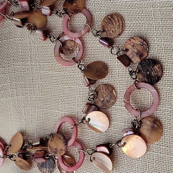 Elegant Pink and Gold Necklace And Earing Set - Picture 2 of 4